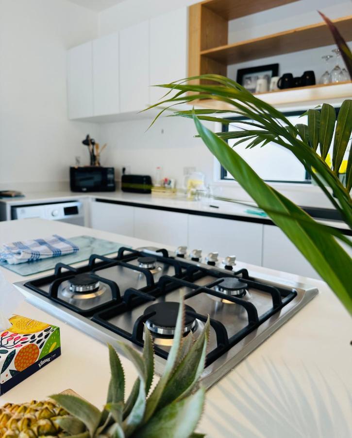 Into The Sea - Modern Home Close To The Beach 알비언 외부 사진