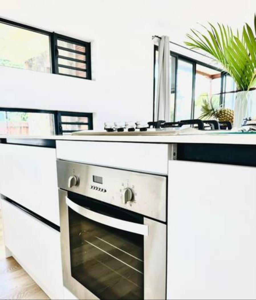 Into The Sea - Modern Home Close To The Beach 알비언 외부 사진